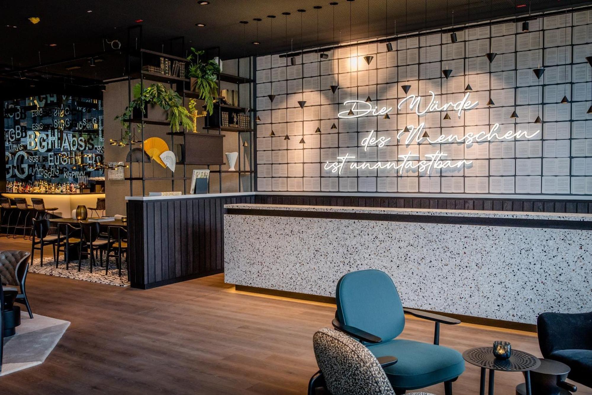 Motel One كارلسروه المظهر الخارجي الصورة