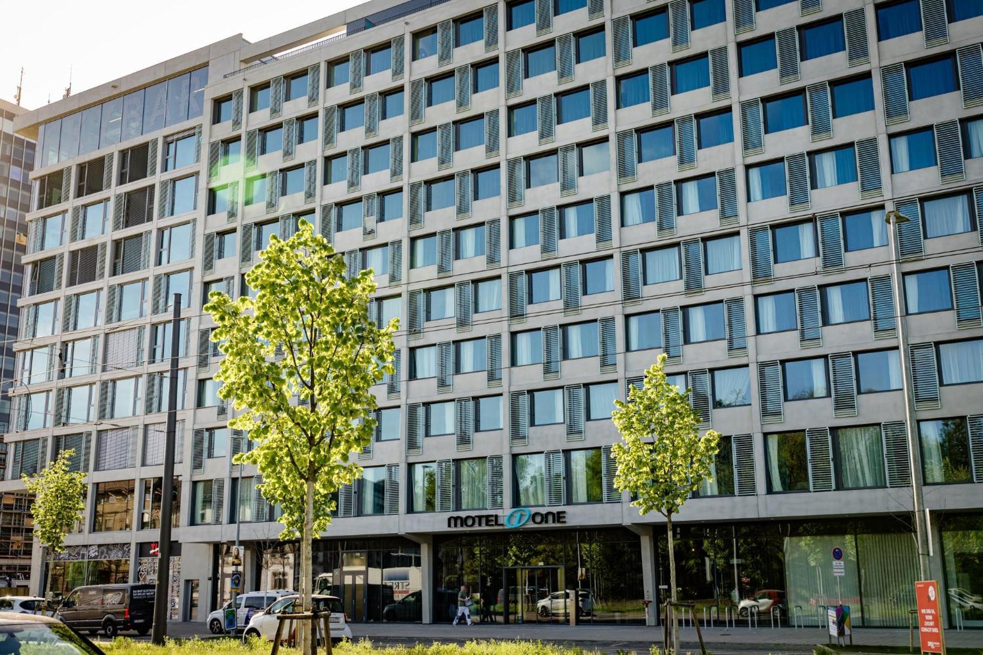 Motel One كارلسروه المظهر الخارجي الصورة