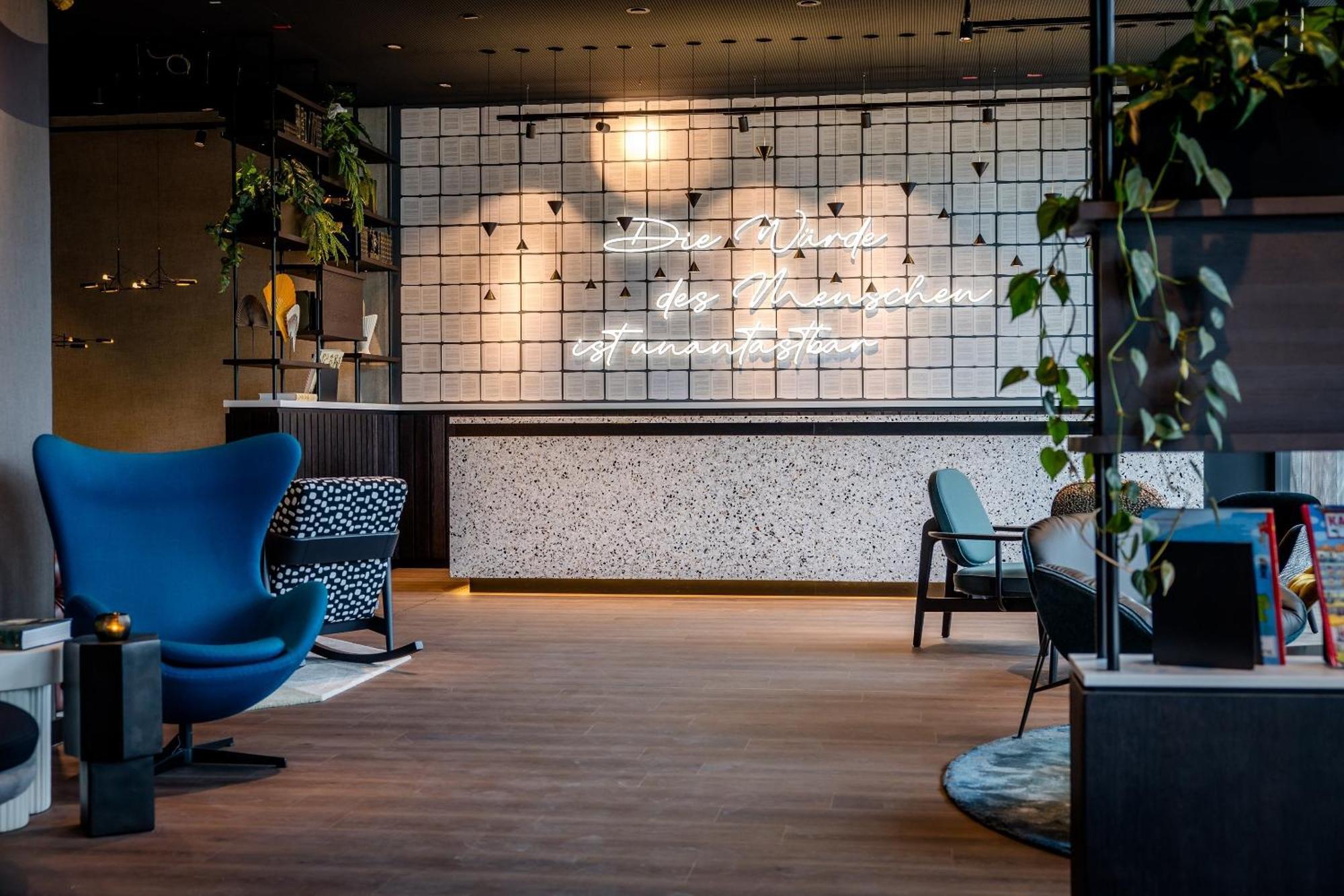 Motel One كارلسروه المظهر الخارجي الصورة