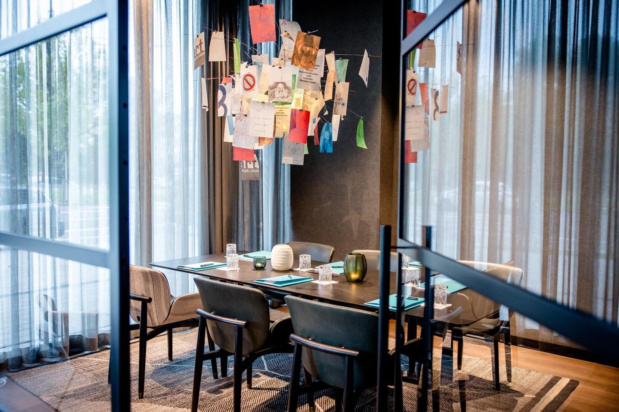 Motel One كارلسروه المظهر الخارجي الصورة
